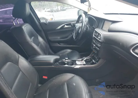 2018 Infiniti Qx30 Essential/Luxe/Luxury/Premium z USA, uszkodzony, nr VIN SJKCH5CR1JA042991